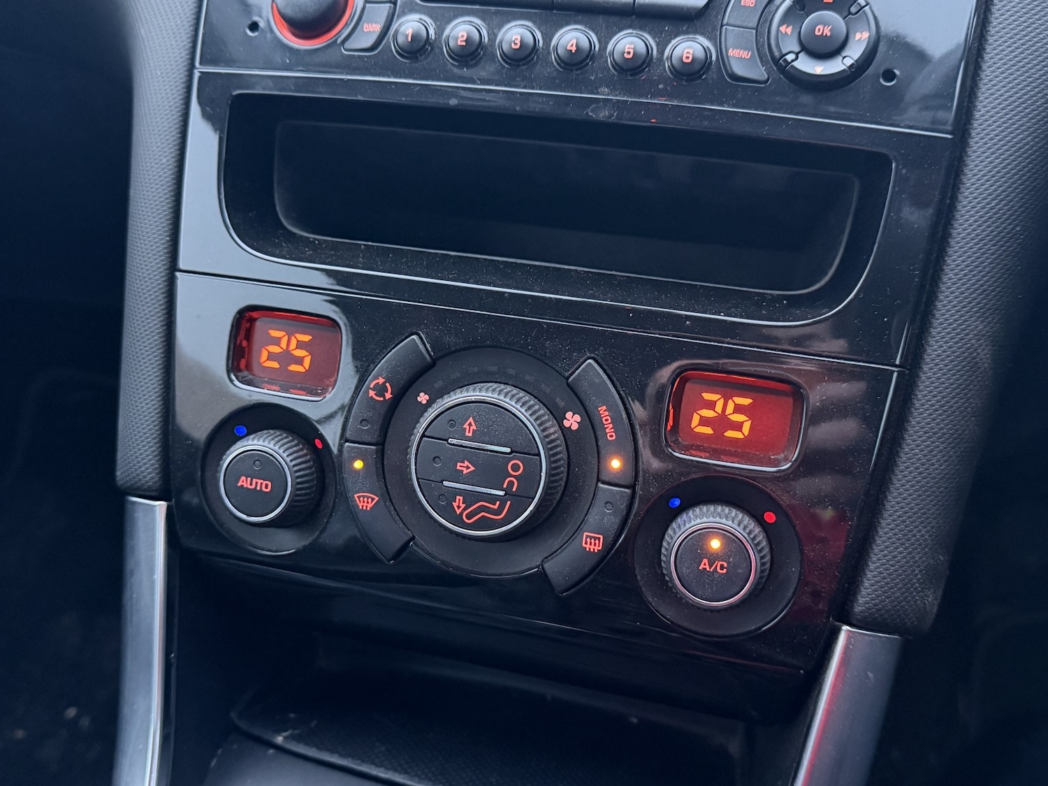 Used Peugeot 308 2010 for sale - 77107626: Photo 20