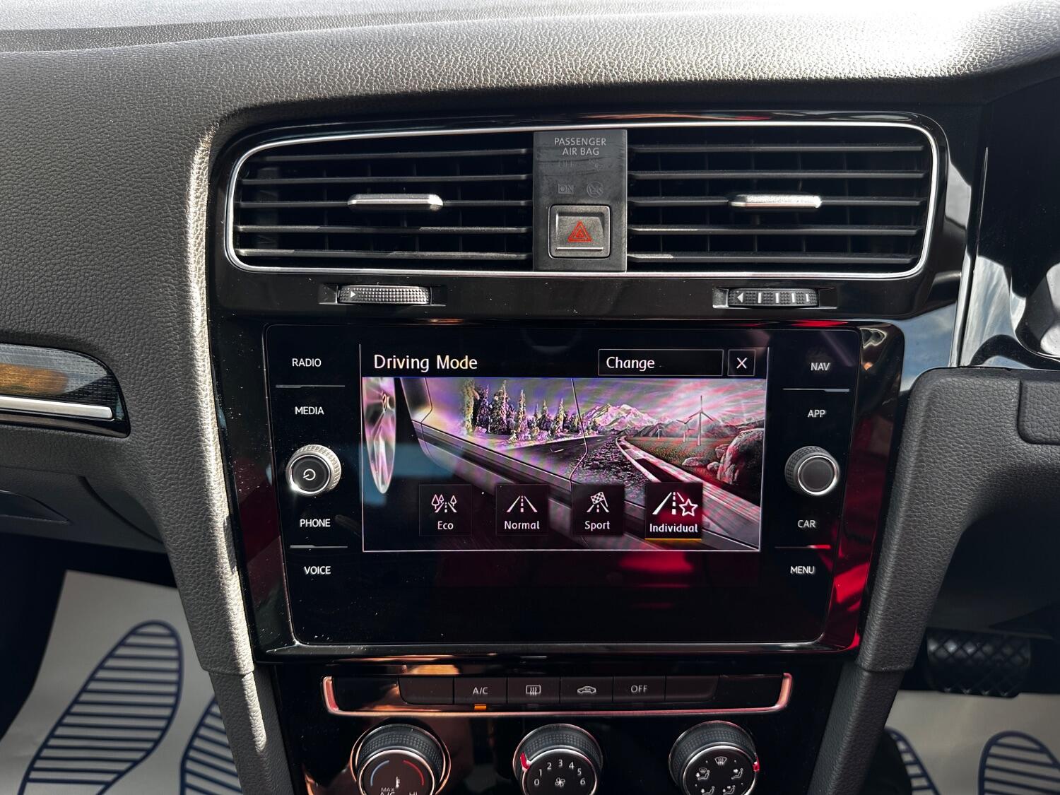 Used Volkswagen Golf 2017 for sale - 75074354: Photo 39