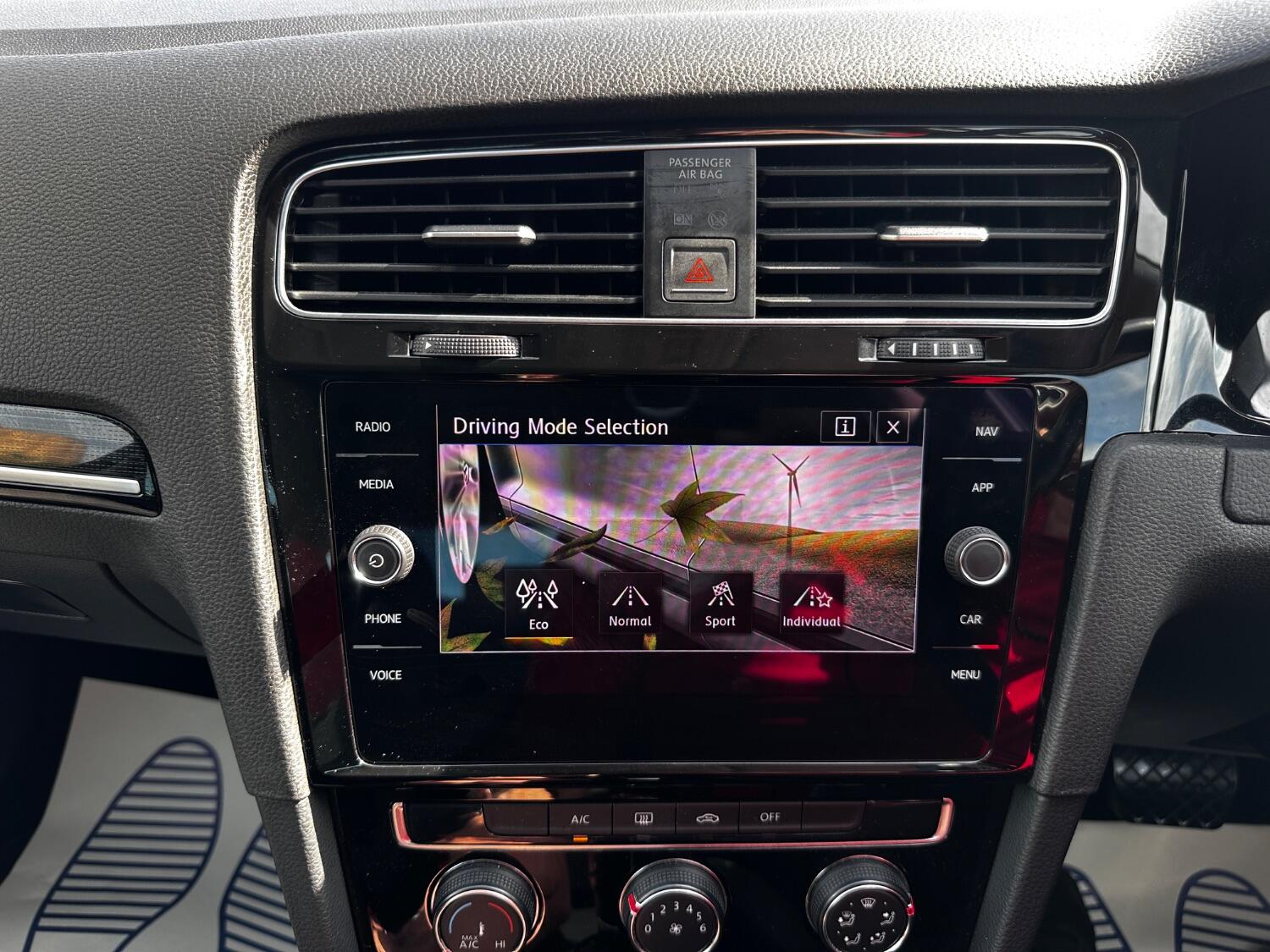 Used Volkswagen Golf 2017 for sale - 75074354: Photo 43