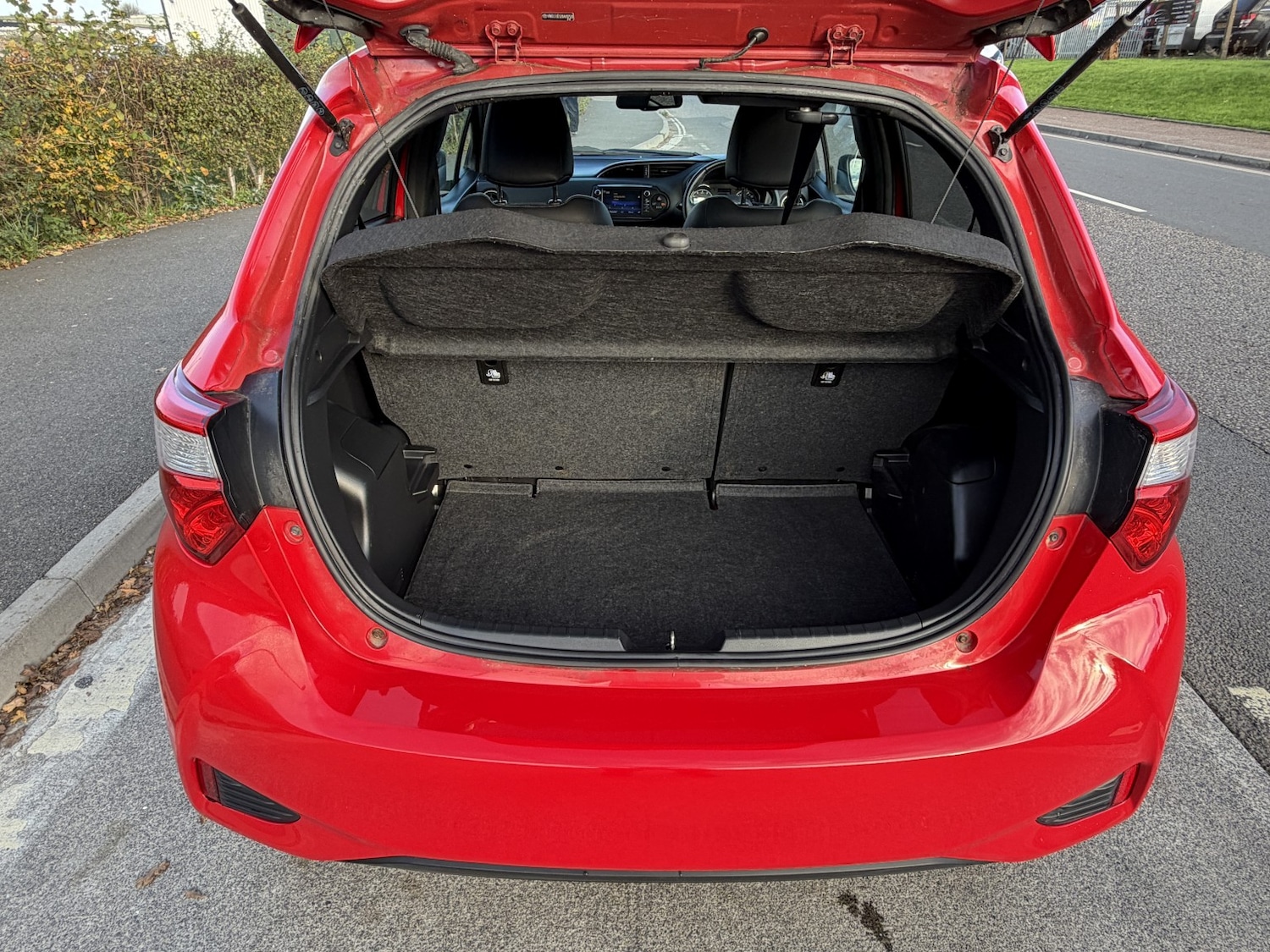 Used Toyota Yaris 2017 for sale - 76387375: Photo 15