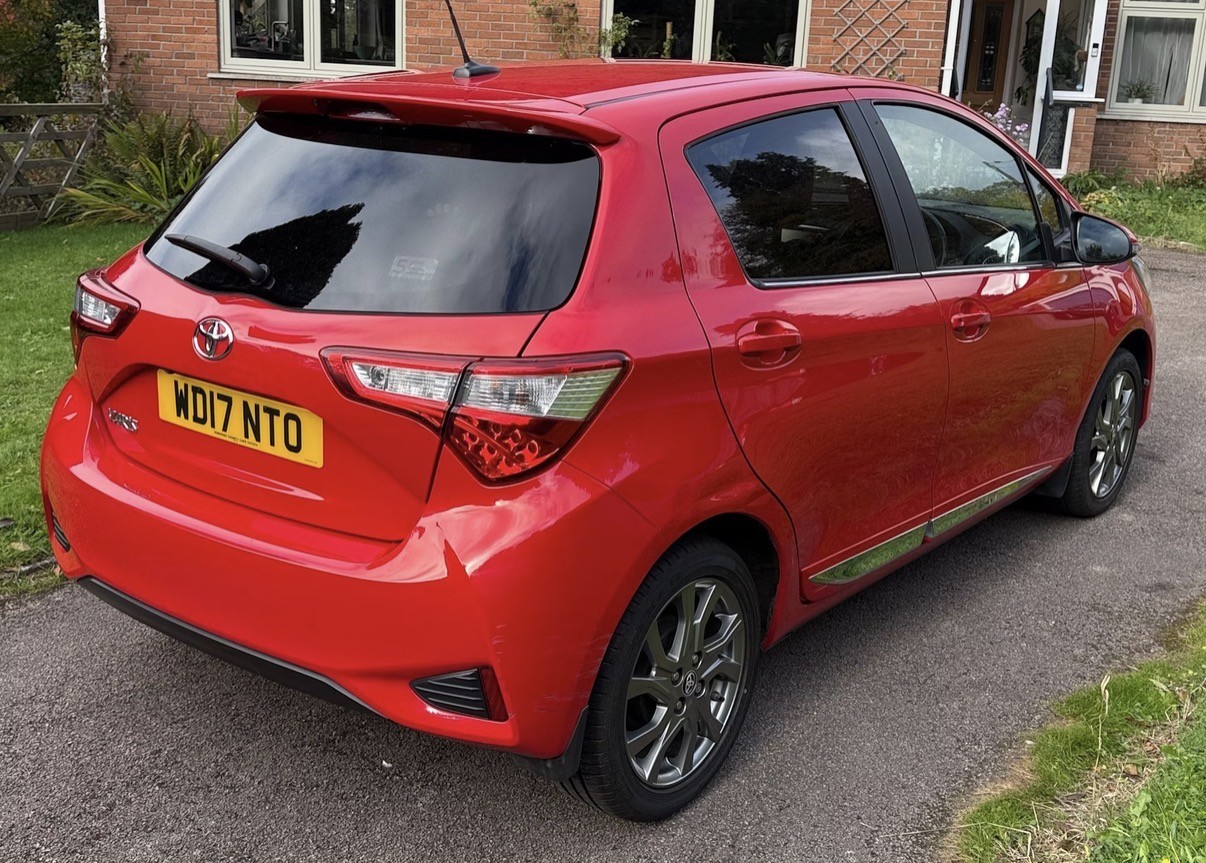 Used Toyota Yaris 2017 for sale - 76387375: Photo 2