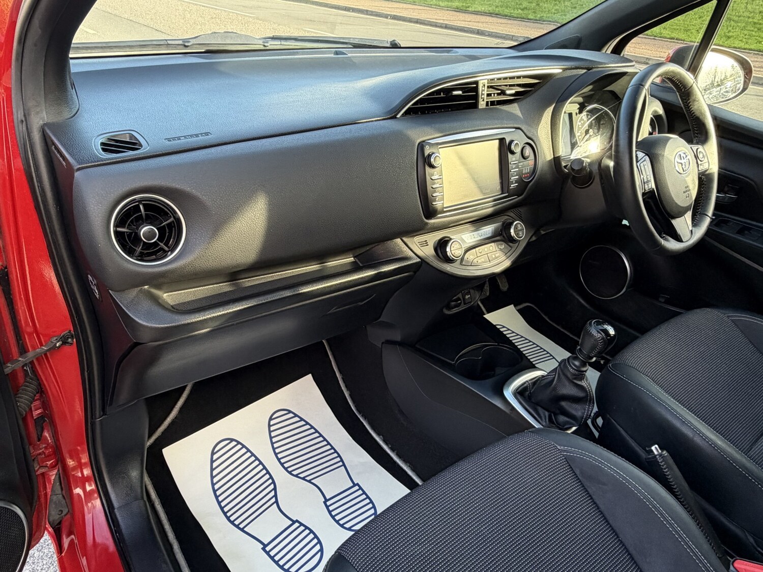 Used Toyota Yaris 2017 for sale - 76387375: Photo 20