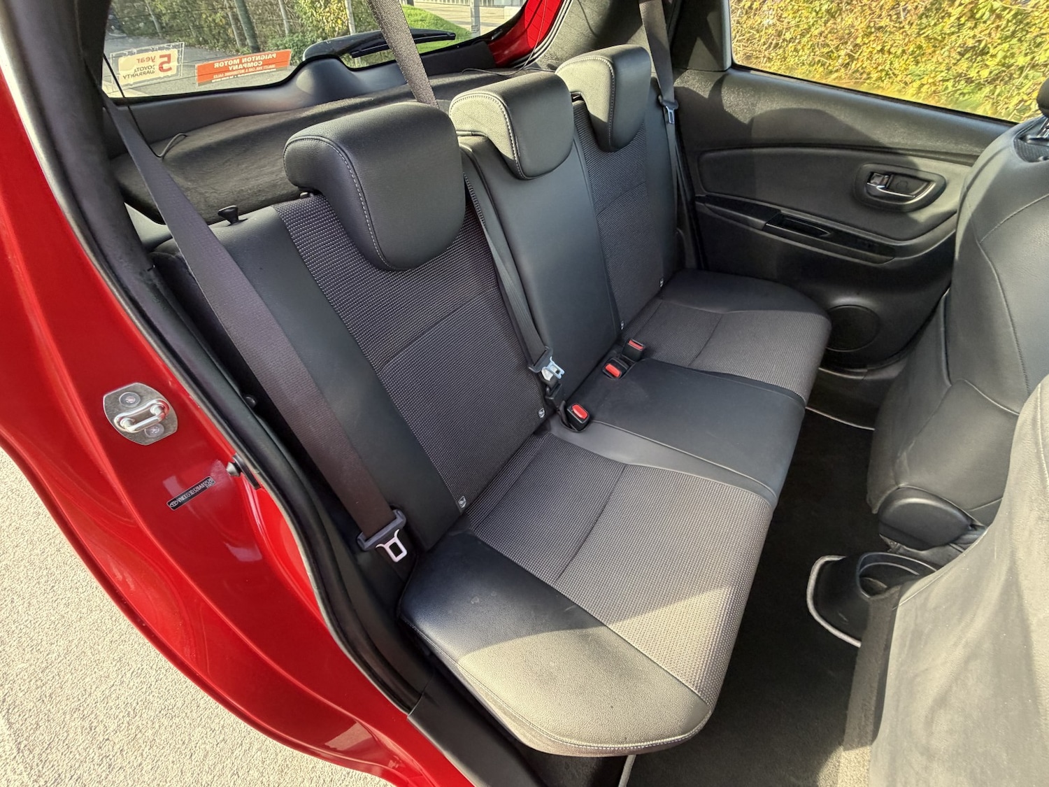 Used Toyota Yaris 2017 for sale - 76387375: Photo 21