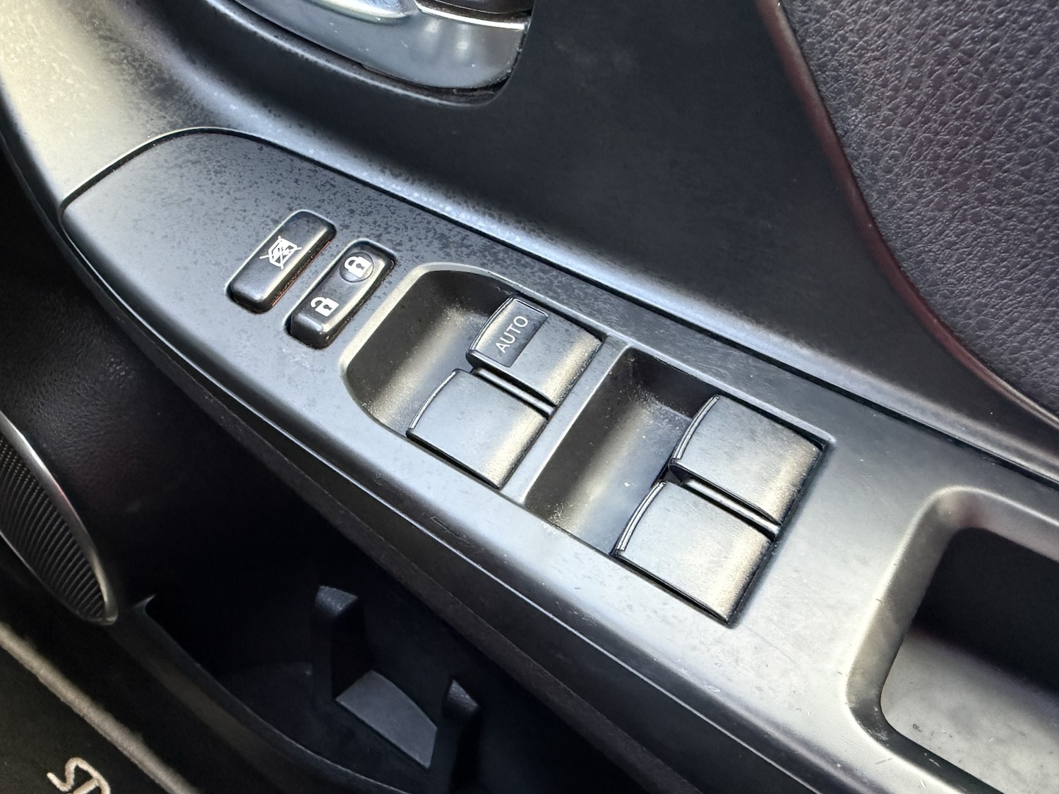 Used Toyota Yaris 2017 for sale - 76387375: Photo 28