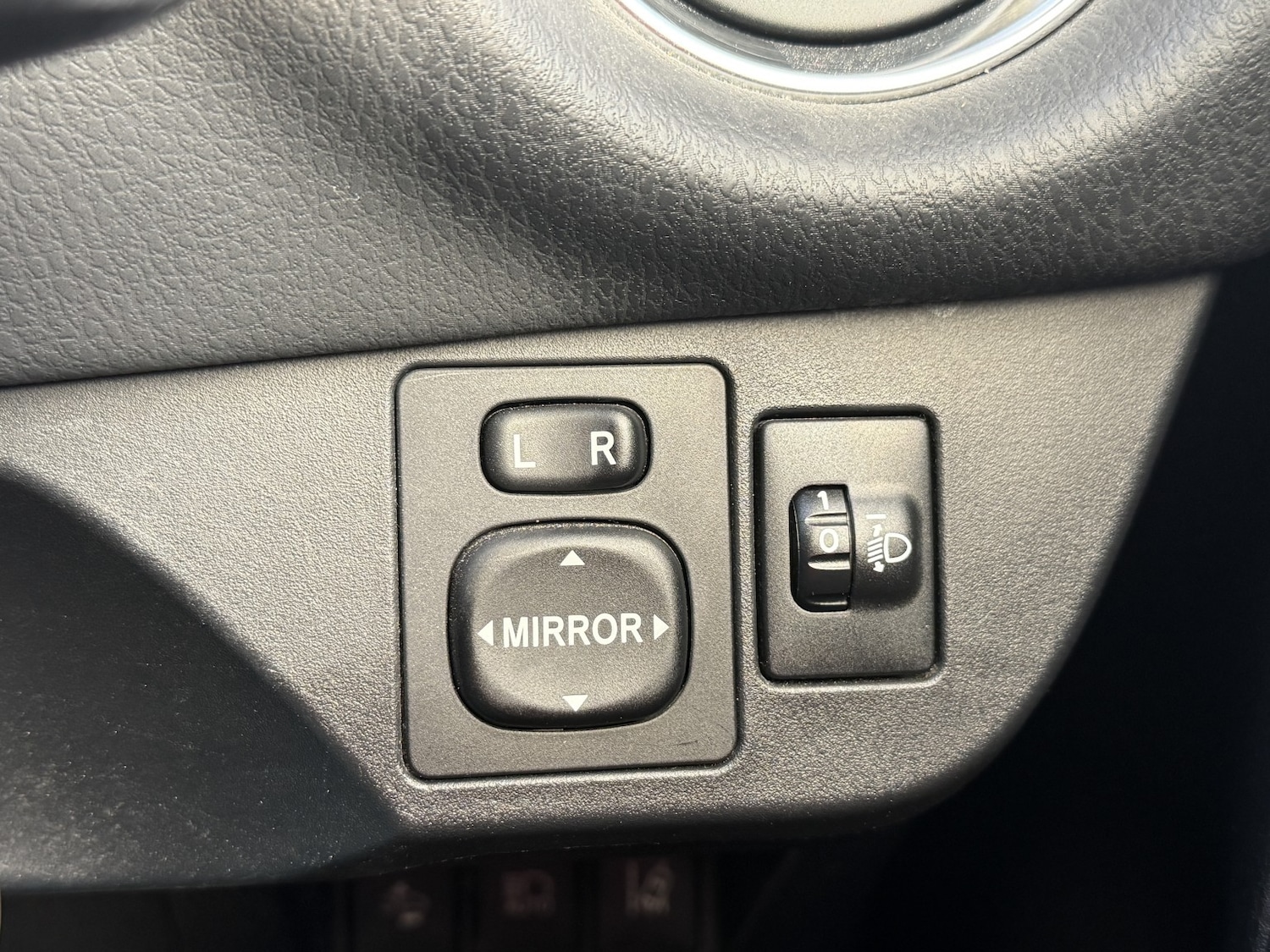 Used Toyota Yaris 2017 for sale - 76387375: Photo 30