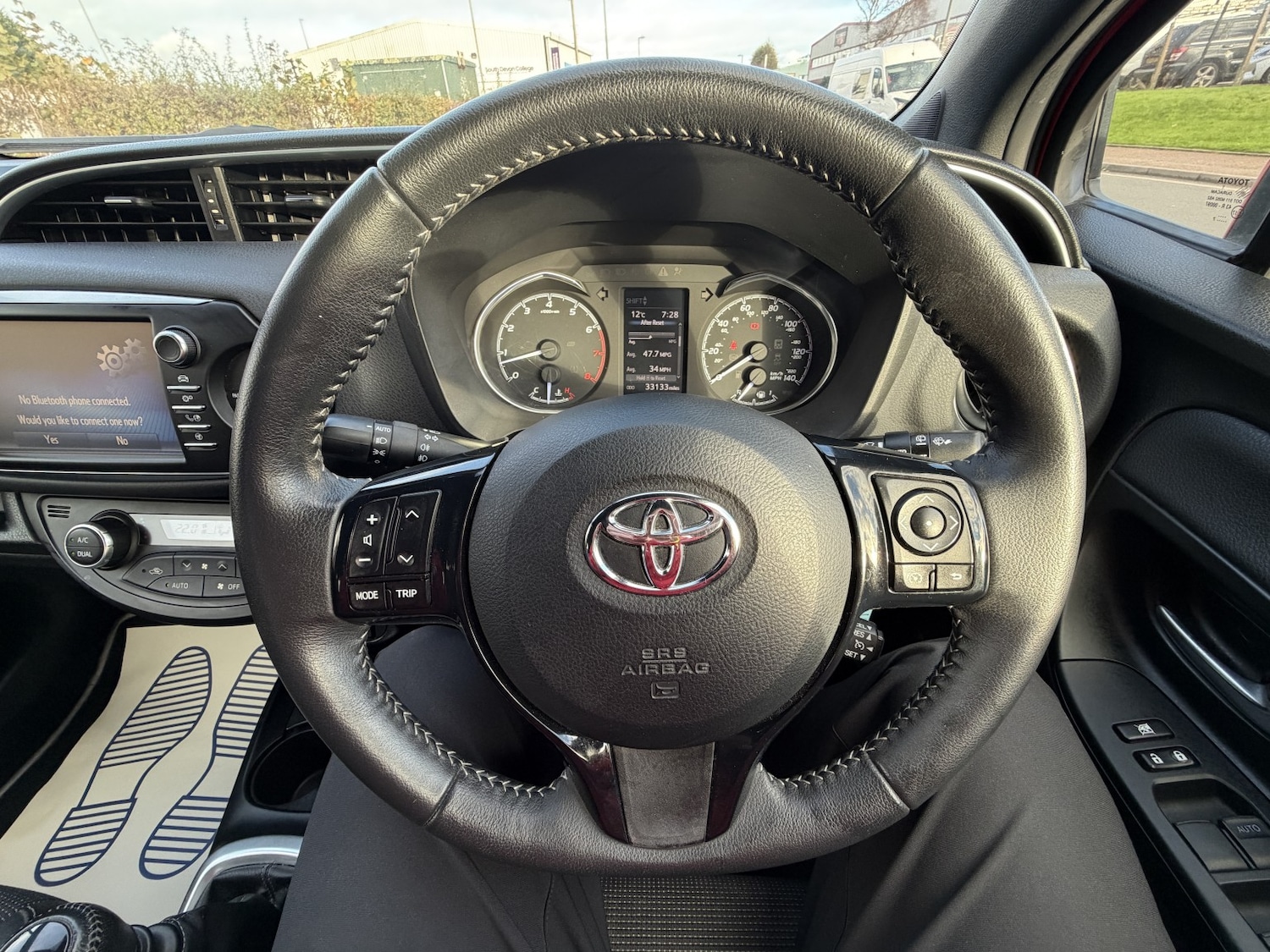 Used Toyota Yaris 2017 for sale - 76387375: Photo 32