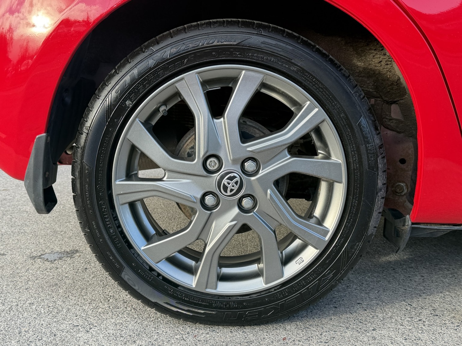 Used Toyota Yaris 2017 for sale - 76387375: Photo 33