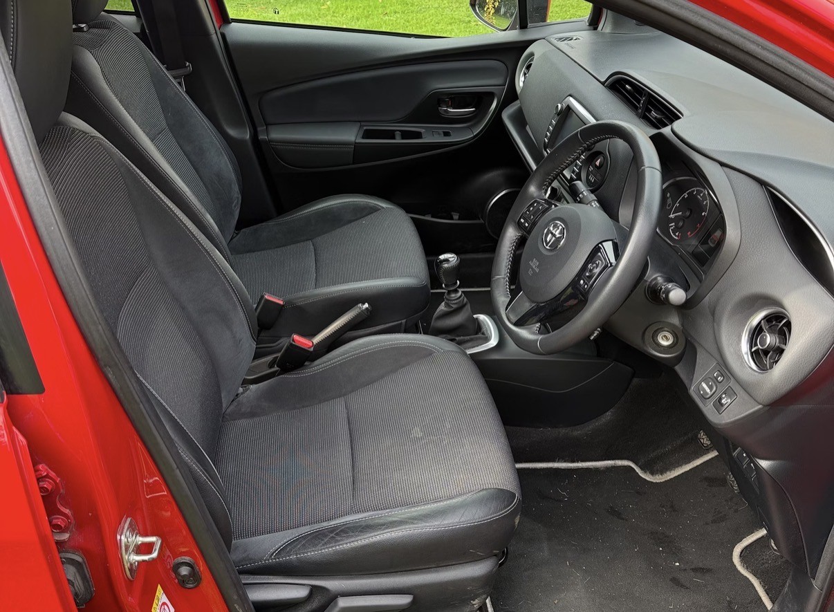 Used Toyota Yaris 2017 for sale - 76387375: Photo 5