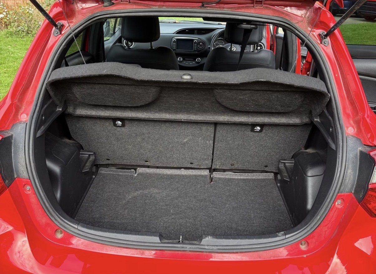 Used Toyota Yaris 2017 for sale - 76387375: Photo 9