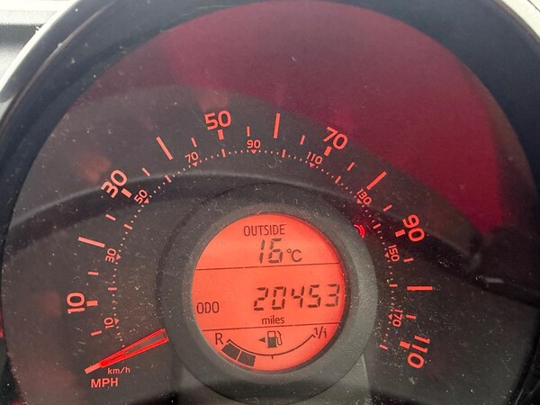 Used Toyota AYGO 2015 for sale - 76164531: Photo 24