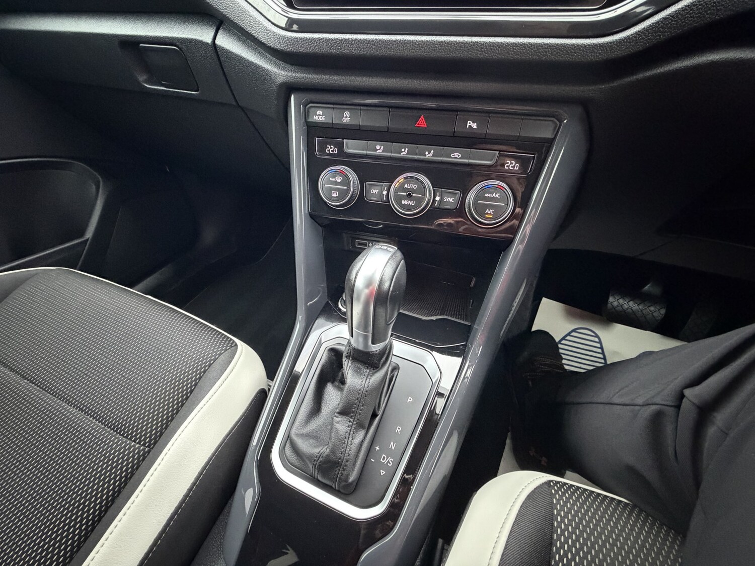 Used Volkswagen T-Roc 2019 for sale - 77189360: Photo 33