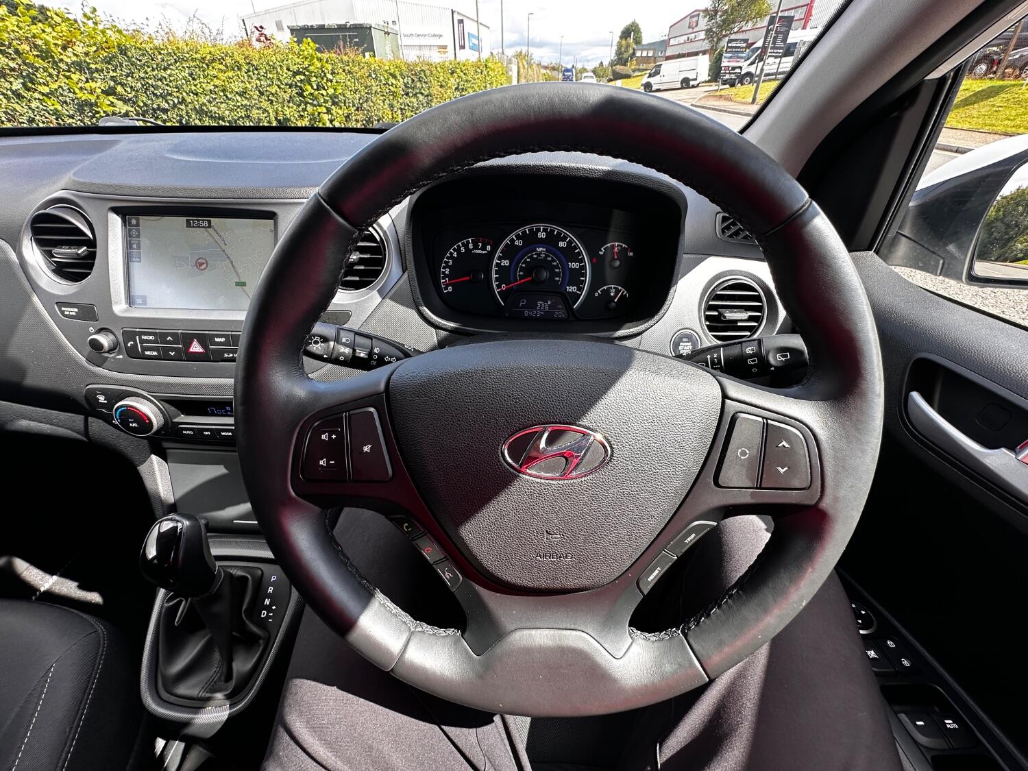 Used Hyundai i10 2019 for sale - 76794193: Photo 30