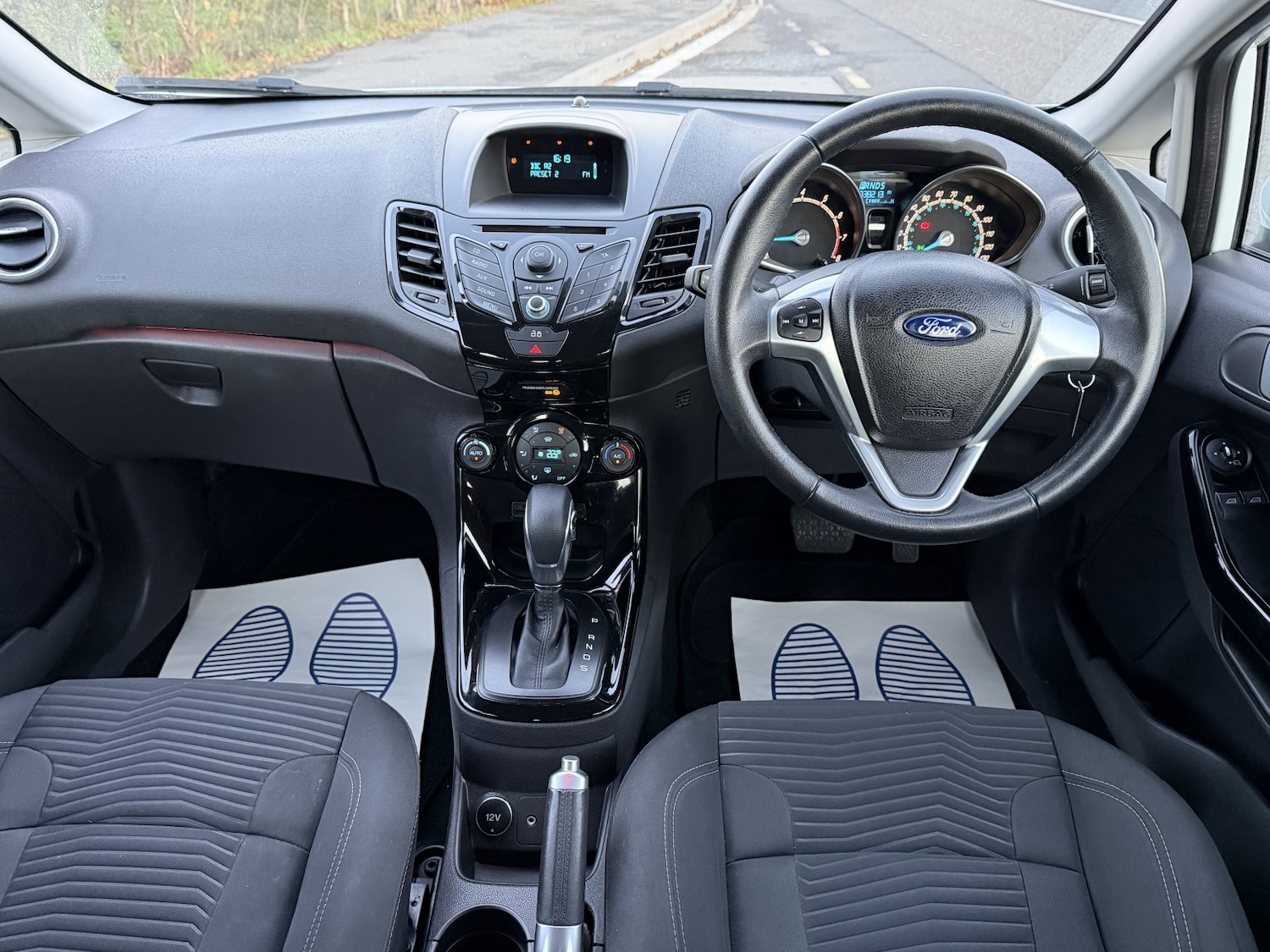 Used Ford Fiesta 2013 for sale - 76687143: Photo 24