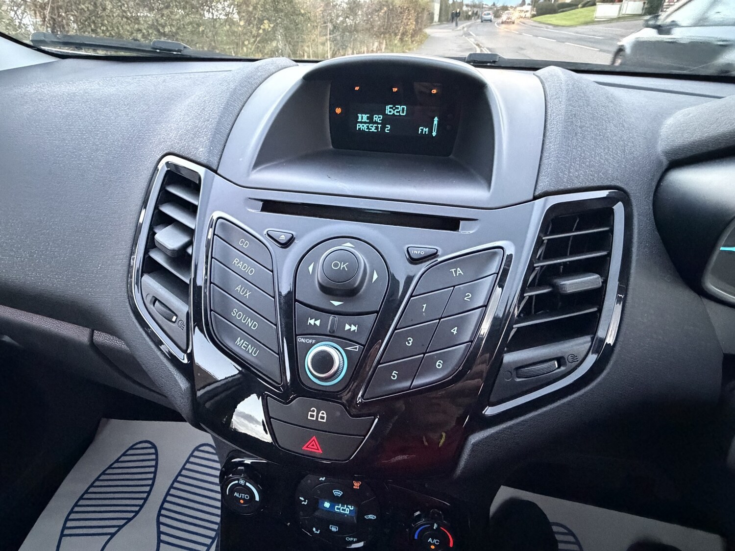 Used Ford Fiesta 2013 for sale - 76687143: Photo 31