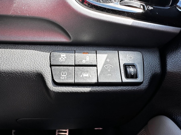 Used Kia Stonic 2019 for sale - 75428638: Photo 32