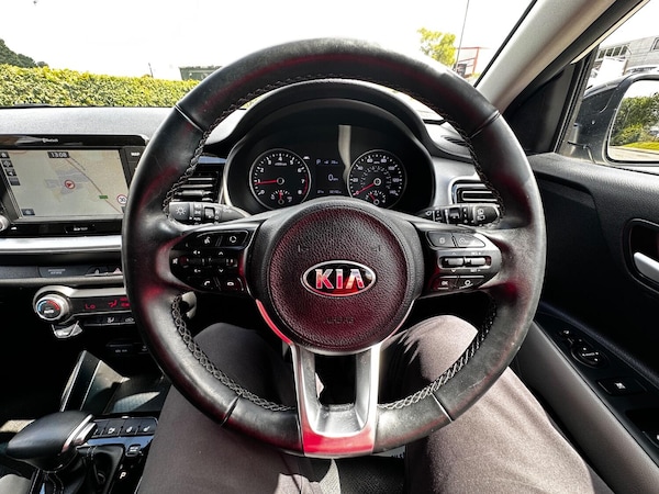 Used Kia Stonic 2019 for sale - 75428638: Photo 33
