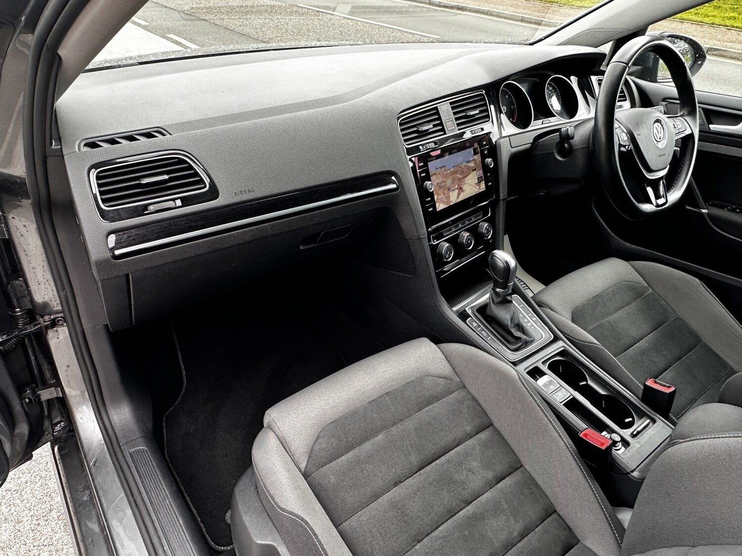 Used Volkswagen Golf 2017 for sale - 77417485: Photo 29