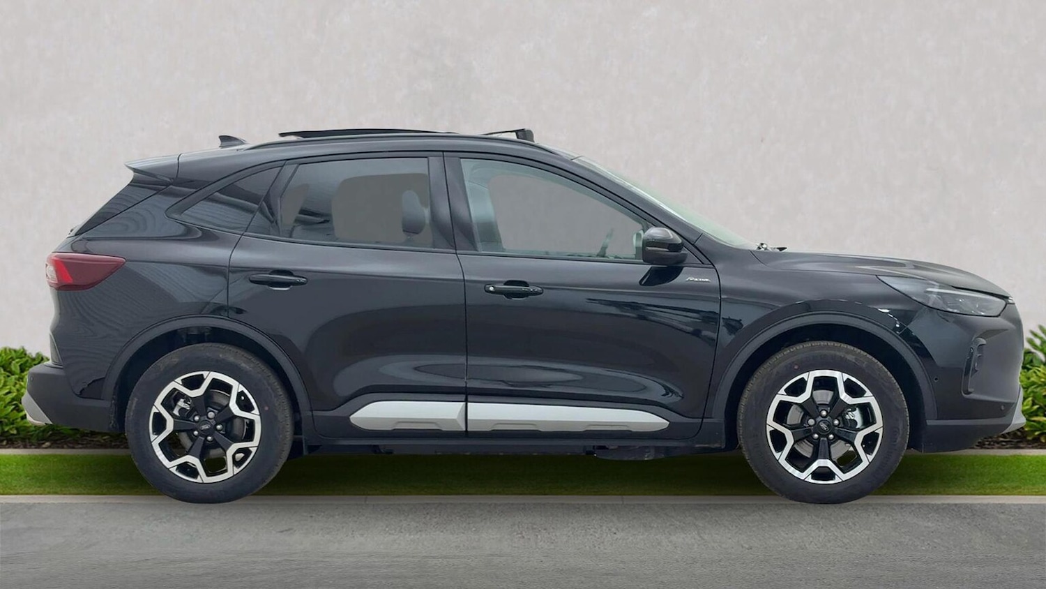 Used Ford Kuga 2025 for sale - 76837182: Photo 2