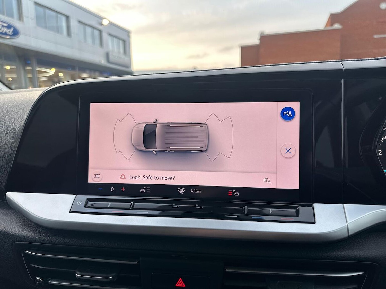 Used Ford Grand Tourneo Connect 2023 for sale - 76963506: Photo 23