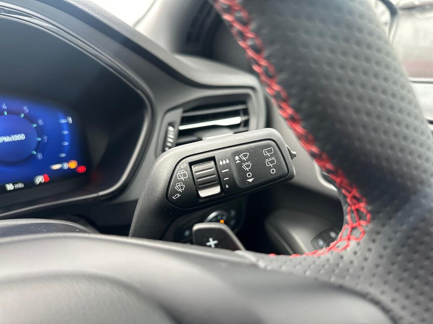 Used Ford Focus 2023 for sale - 78053502: Photo 29