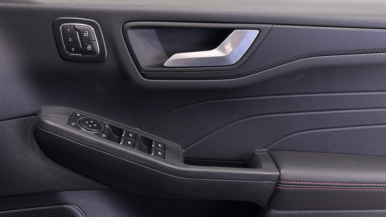 Used Ford Kuga 2025 for sale - 76924642: Photo 17