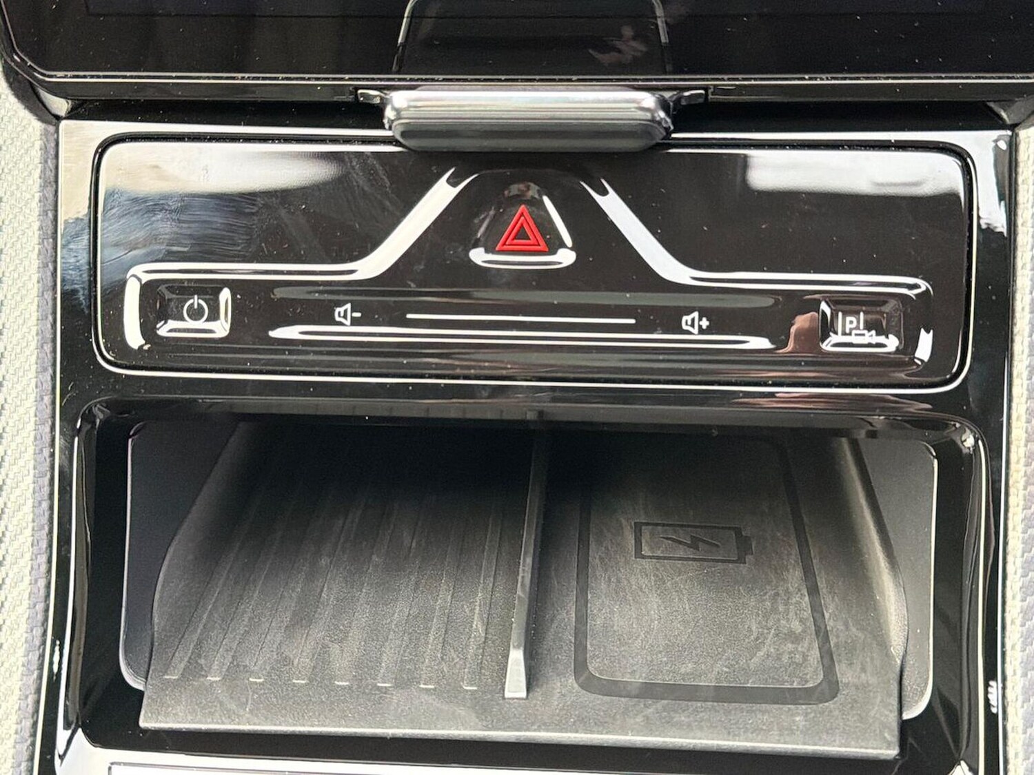 Used Ford Explorer 2024 for sale - 76418230: Photo 22