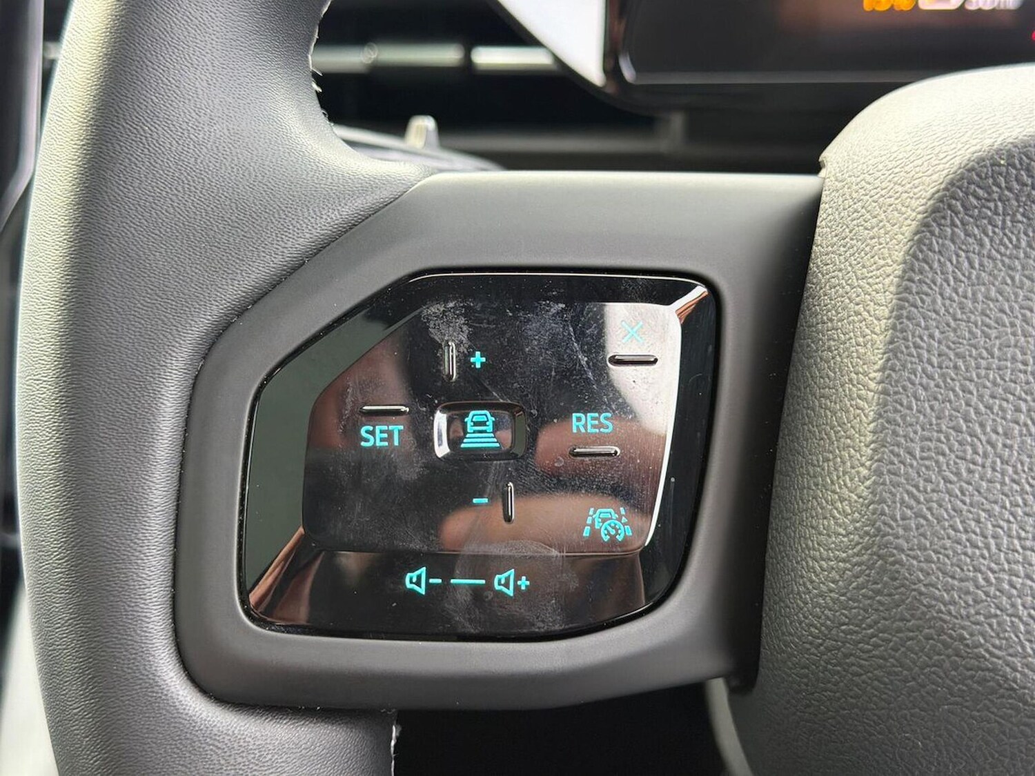 Used Ford Explorer 2024 for sale - 76418230: Photo 26