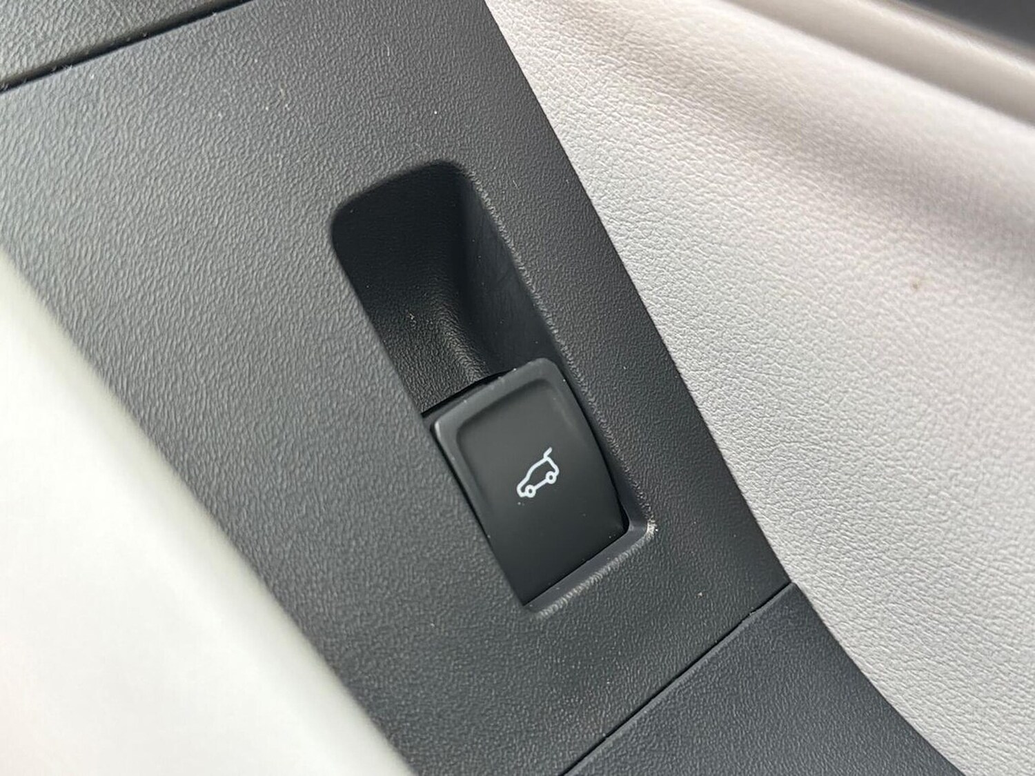 Used Ford Explorer 2024 for sale - 76418230: Photo 35