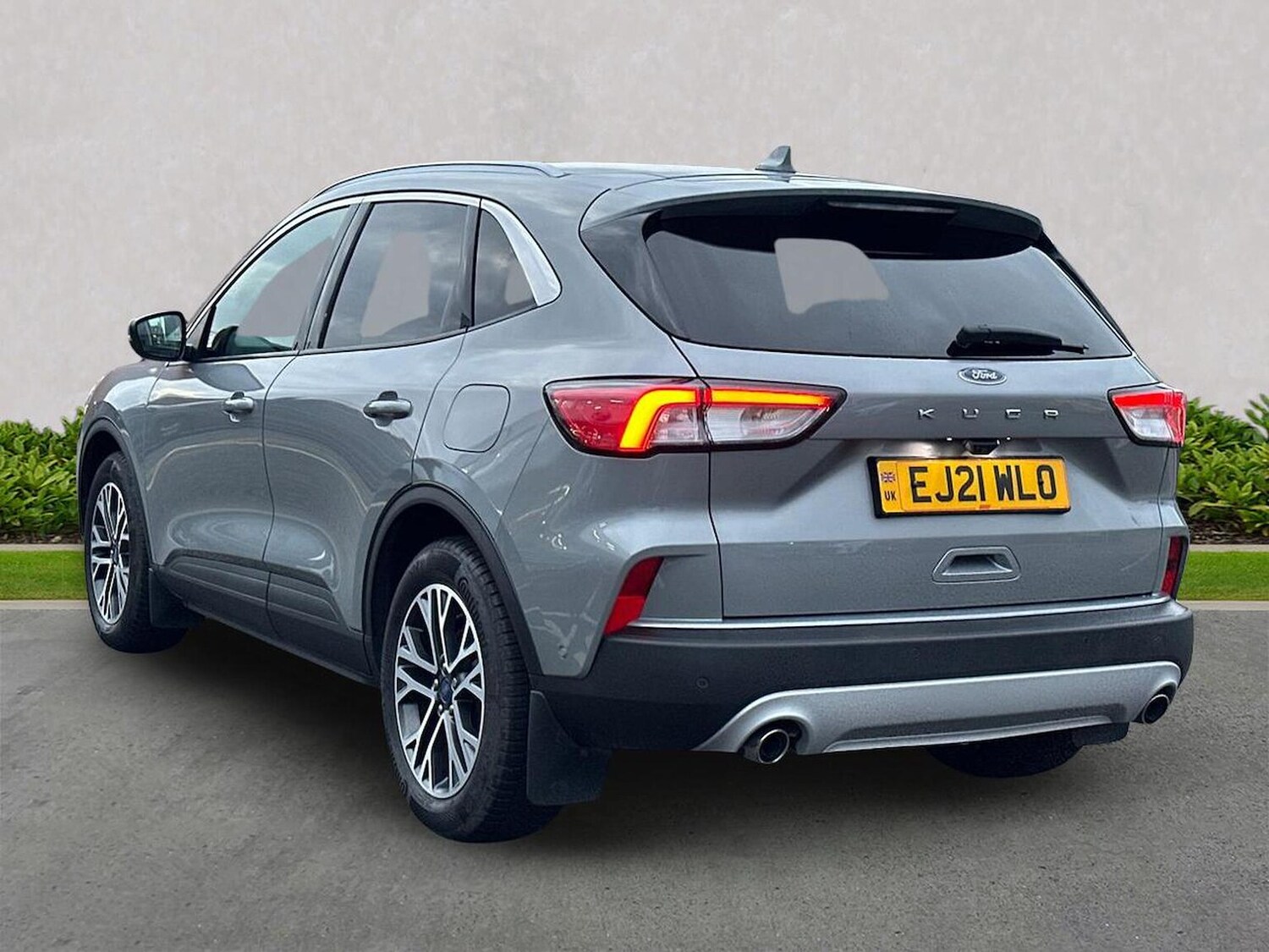 Used Ford Kuga 2021 for sale - 76554321: Photo 2