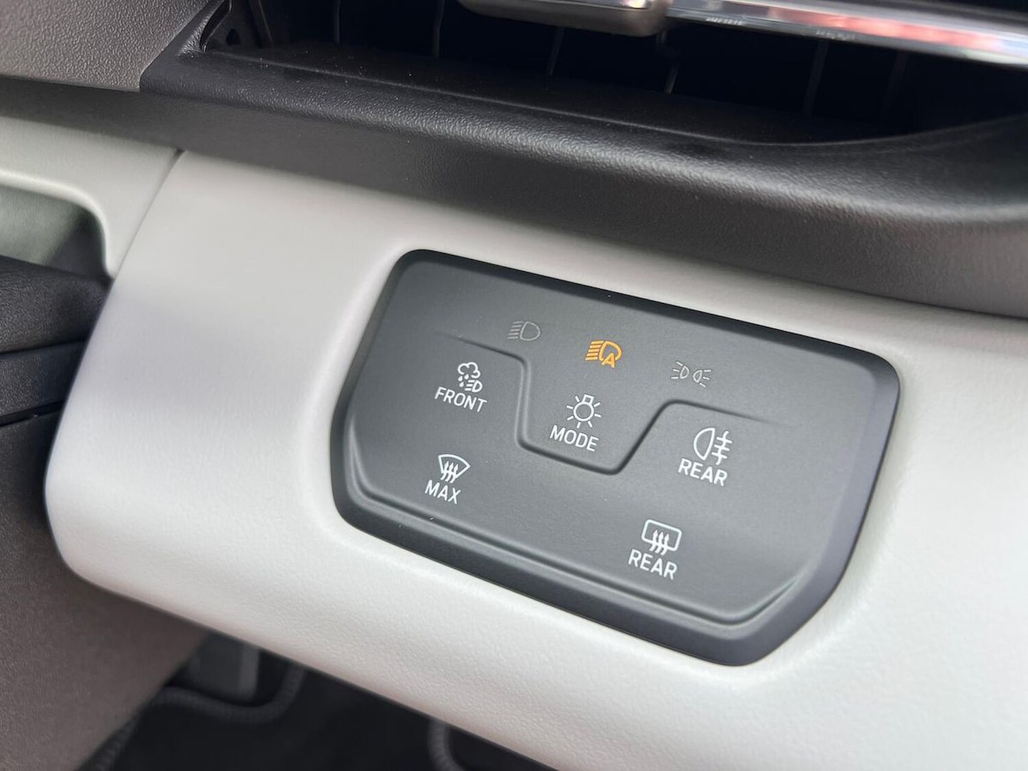 Used Ford Explorer 2024 for sale - 75436168: Photo 34