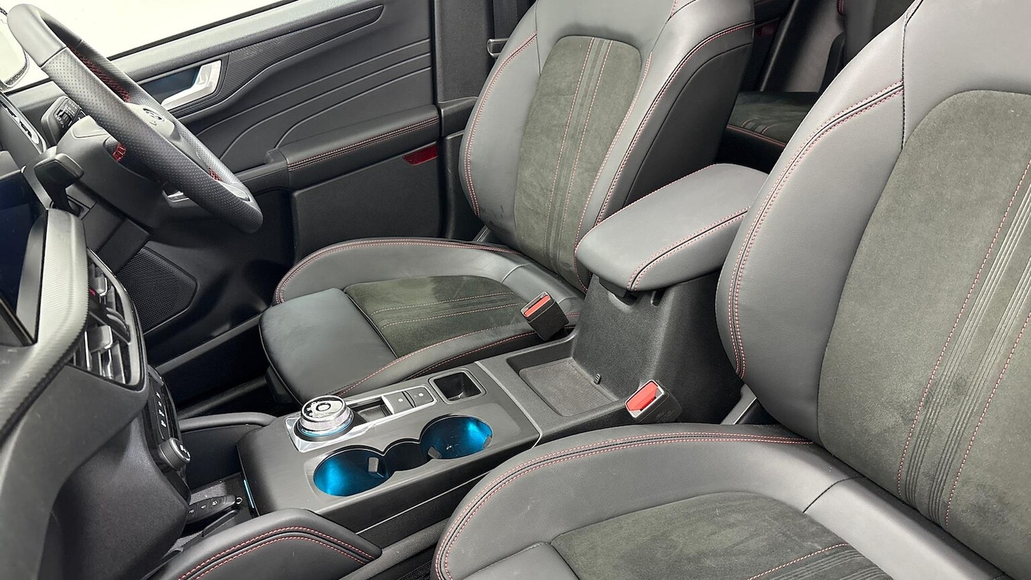 Used Ford Kuga 2025 for sale - 77946076: Photo 24