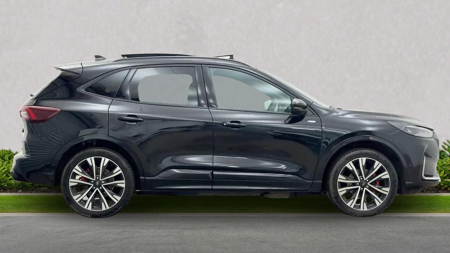 Used Ford Kuga 2025 for sale - 77946076: Photo 3