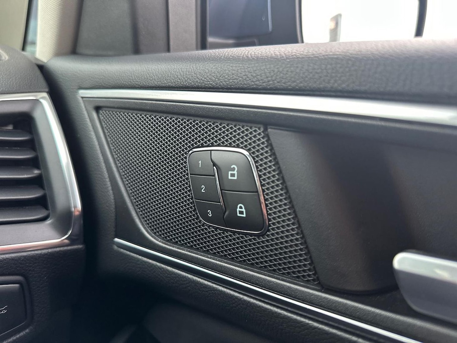 Used Ford Galaxy 2024 for sale - 76490830: Photo 30