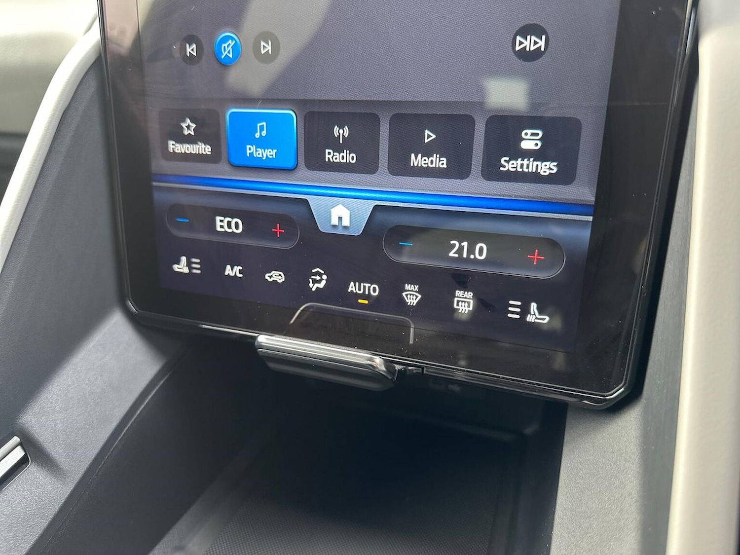 Used Ford Explorer 2024 for sale - 76418229: Photo 14