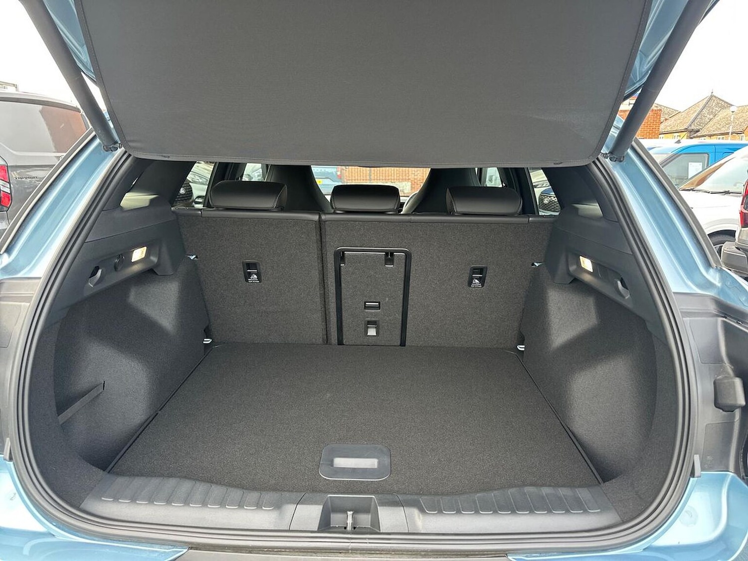 Used Ford Explorer 2024 for sale - 76418229: Photo 19