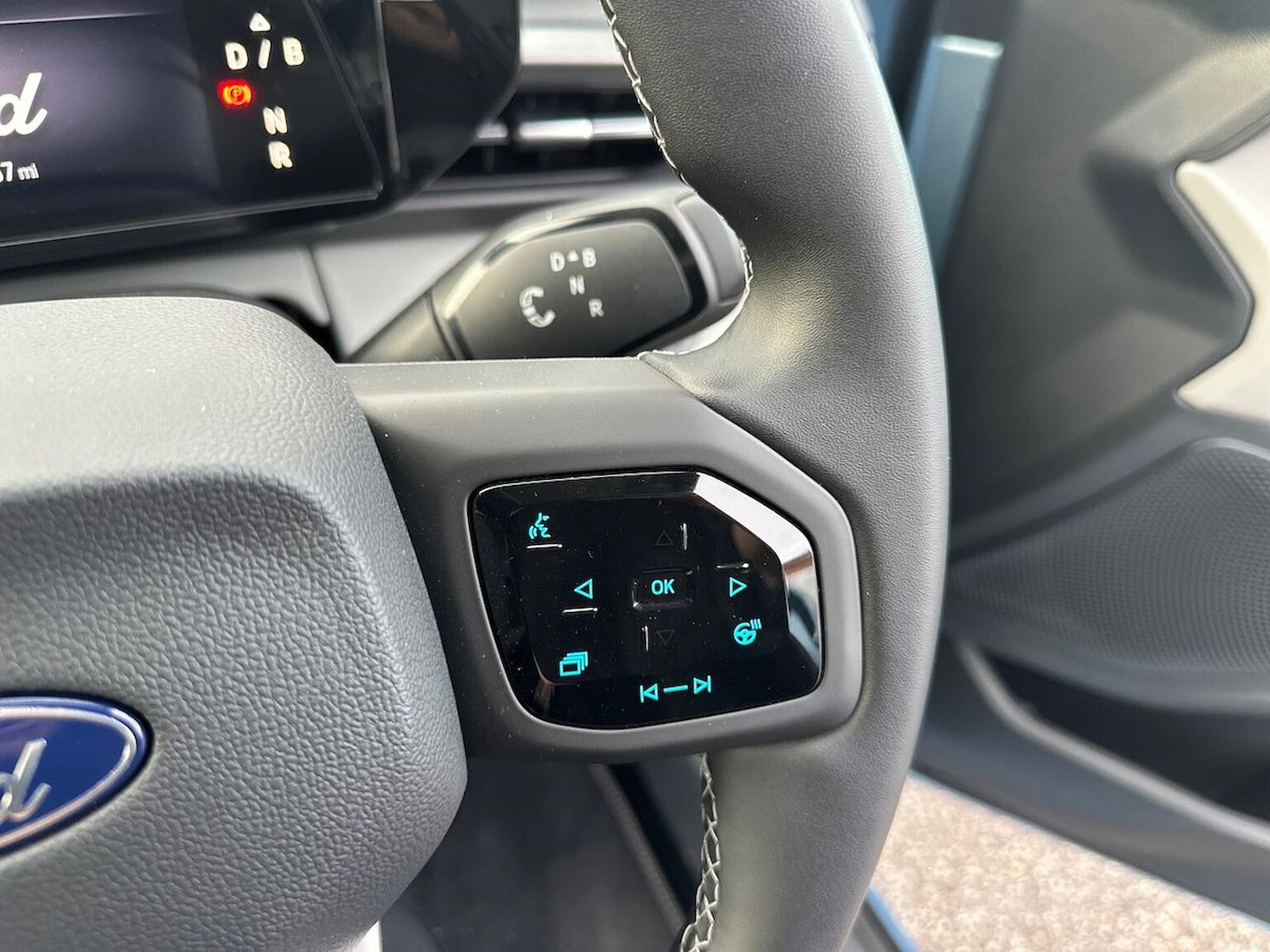 Used Ford Explorer 2024 for sale - 76418229: Photo 27