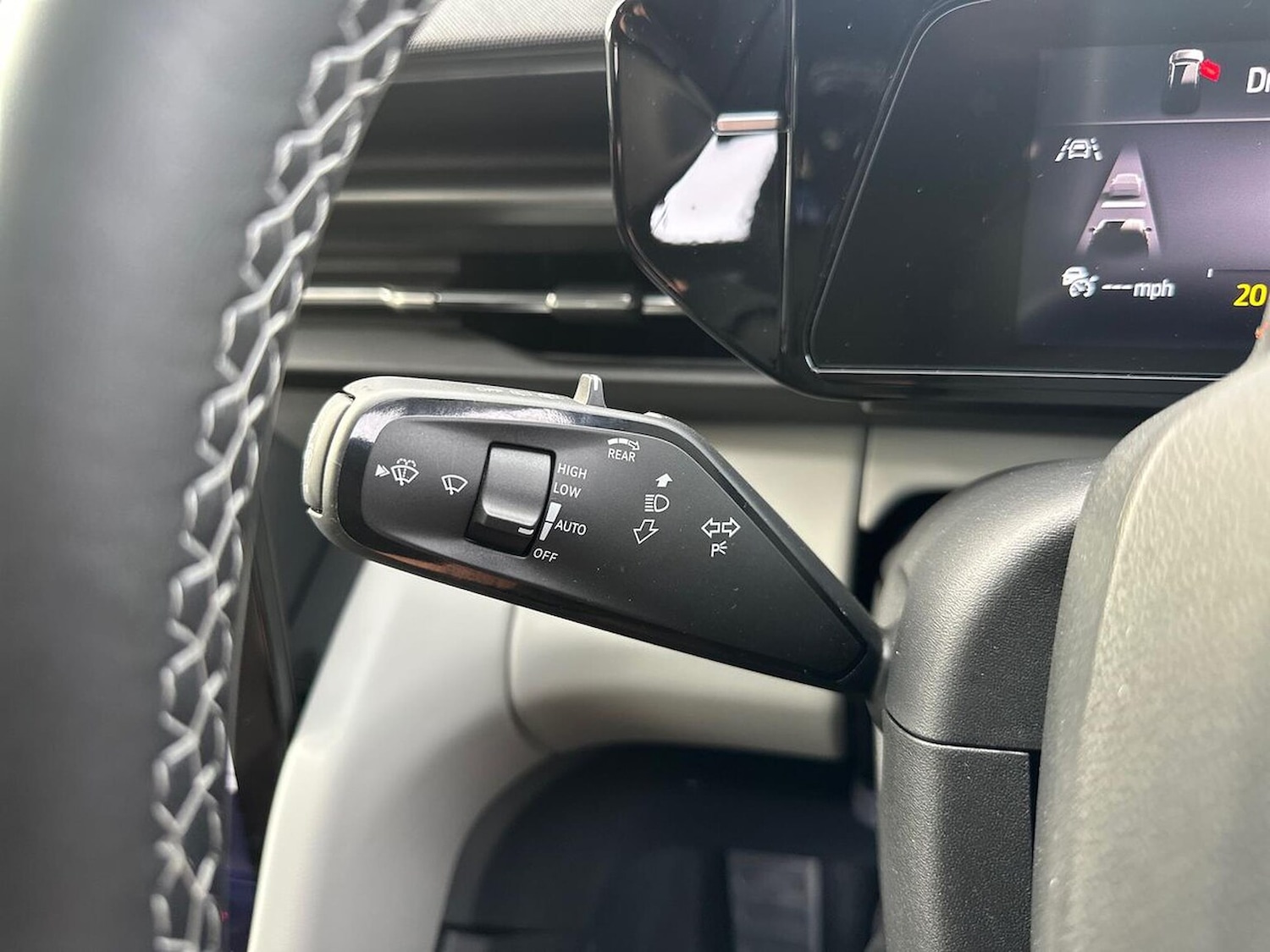 Used Ford Explorer 2024 for sale - 76418229: Photo 28