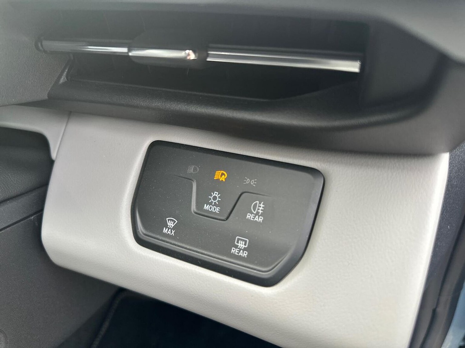 Used Ford Explorer 2024 for sale - 76418229: Photo 32