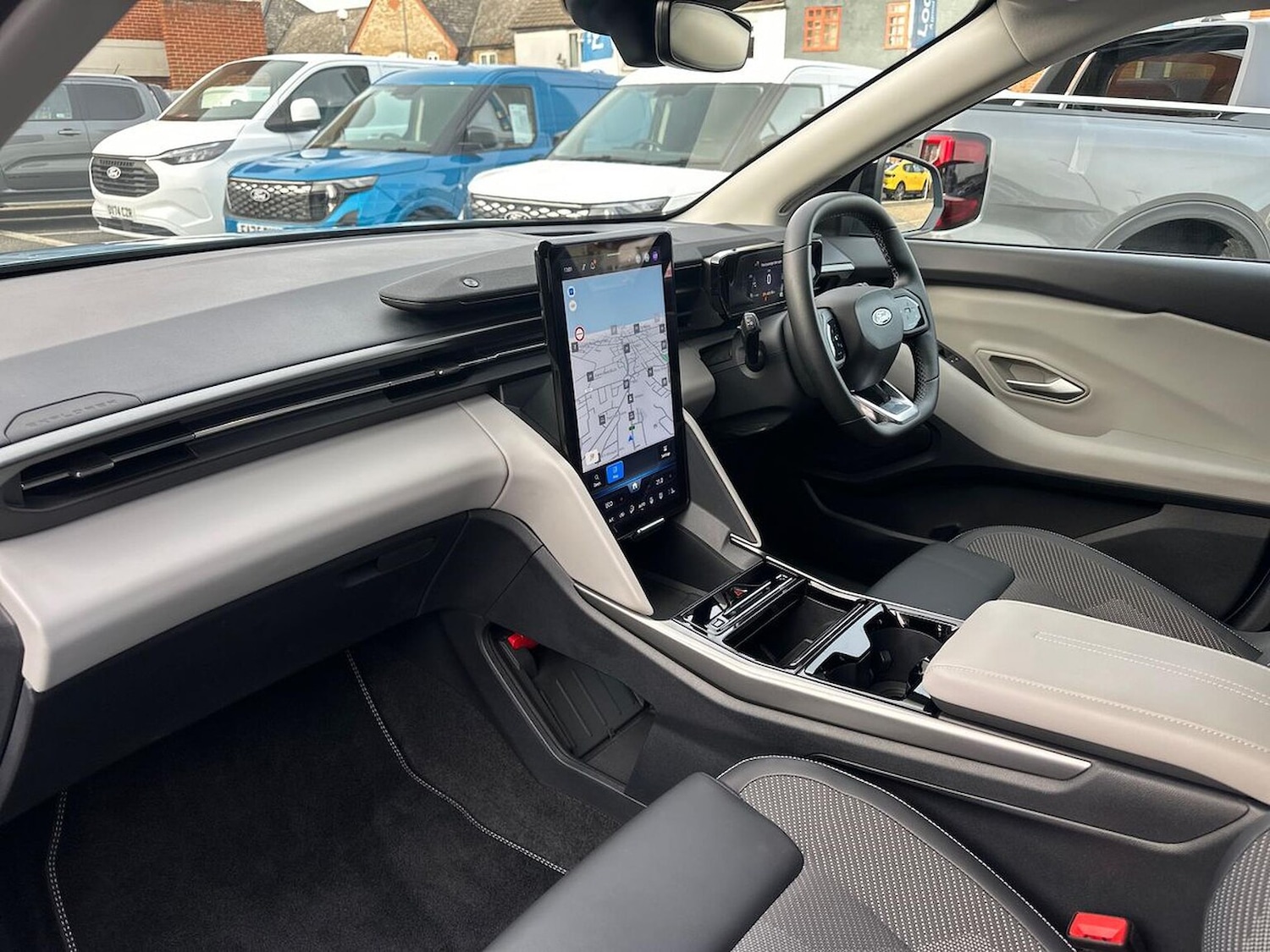 Used Ford Explorer 2024 for sale - 76418229: Photo 9