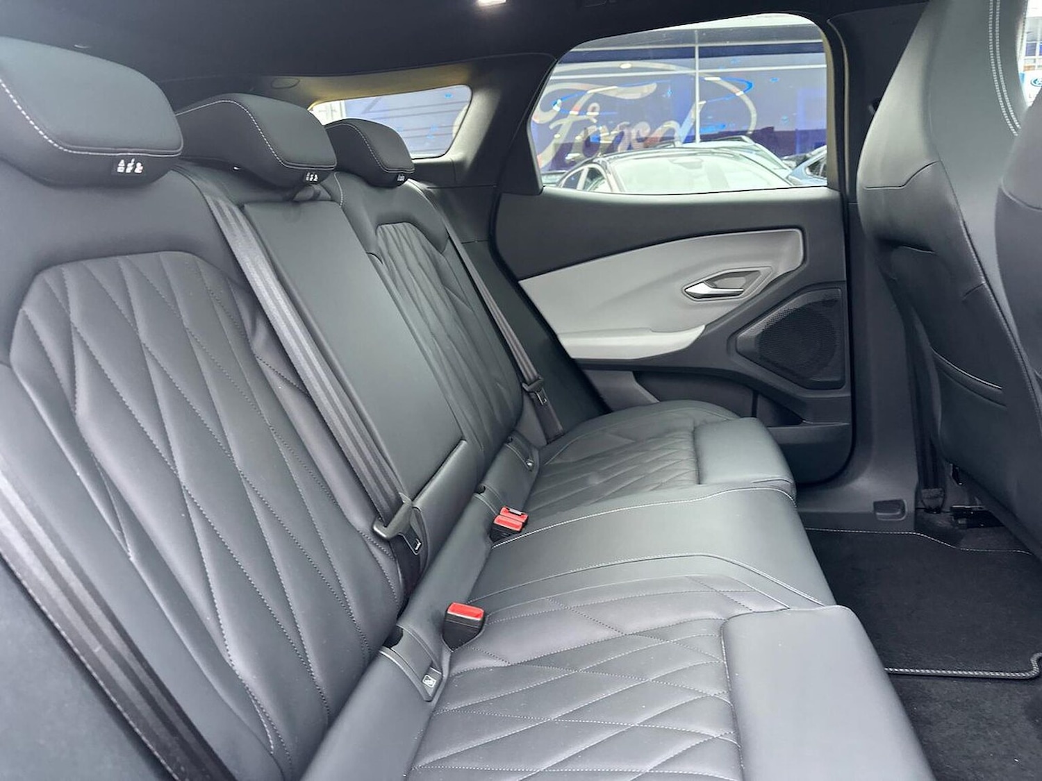 Used Ford Explorer 2024 for sale - 77715421: Photo 16