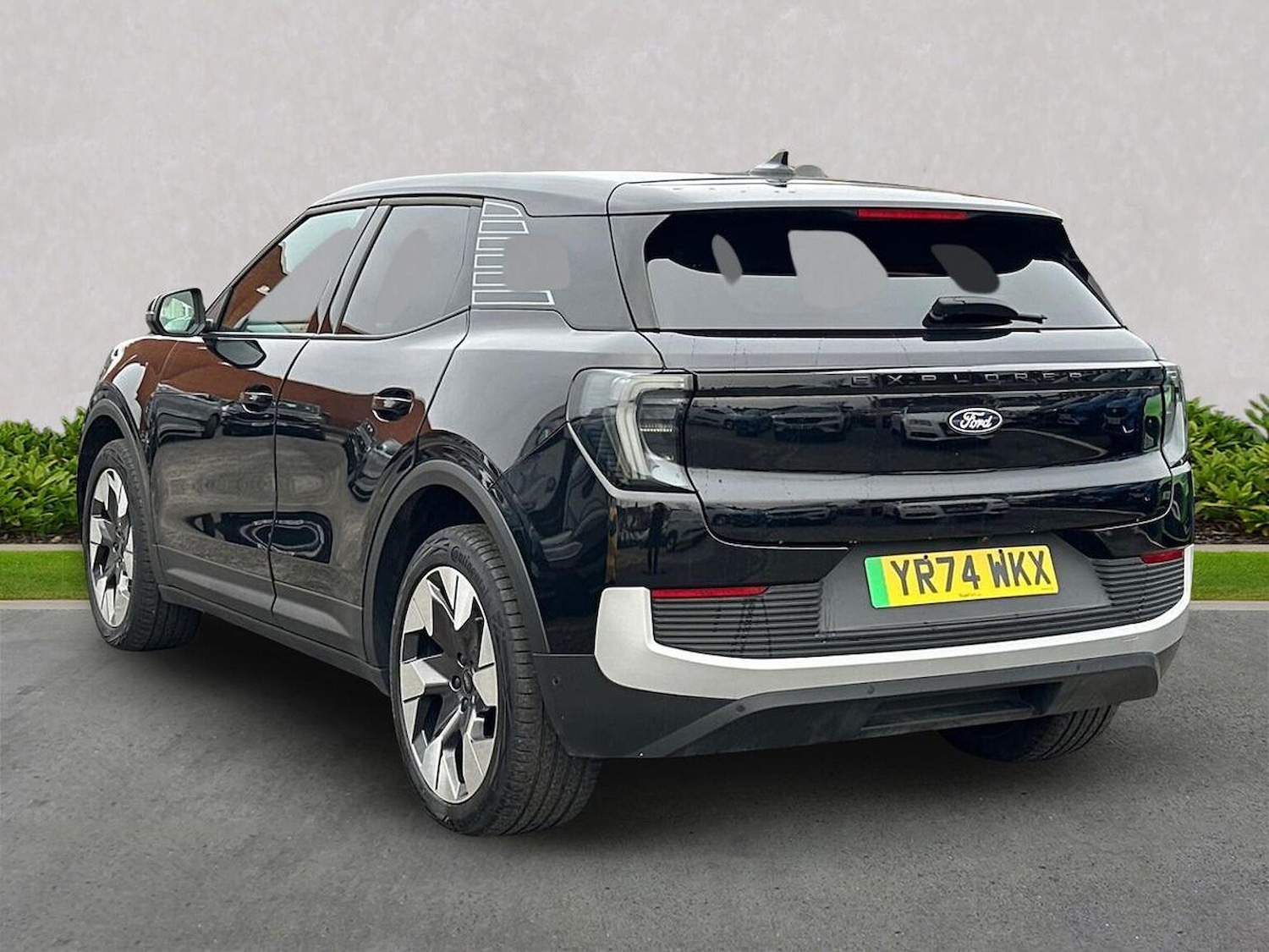 Used Ford Explorer 2024 for sale - 77715421: Photo 2