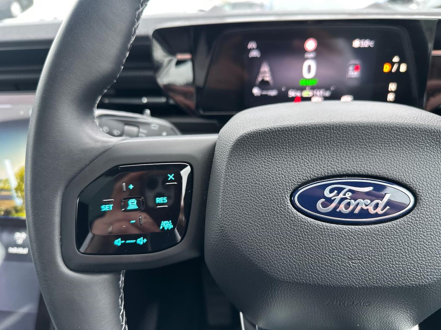 Used Ford Explorer 2024 for sale - 77715421: Photo 26