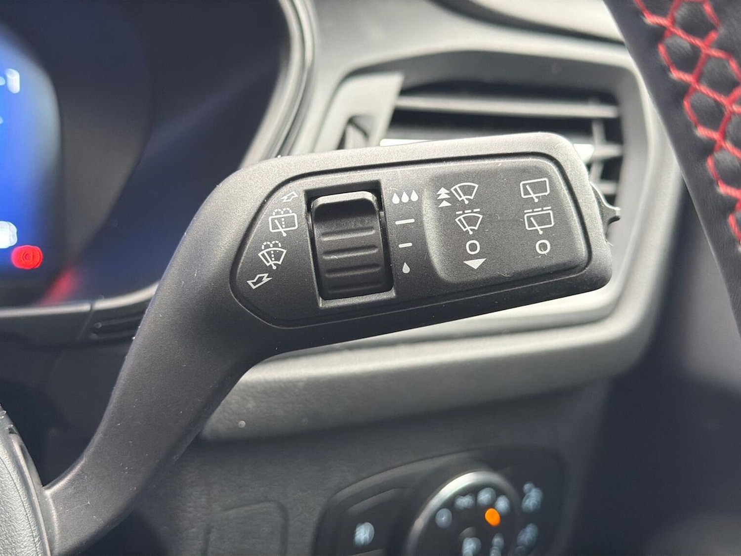 Used Ford Focus 2023 for sale - 76461842: Photo 29