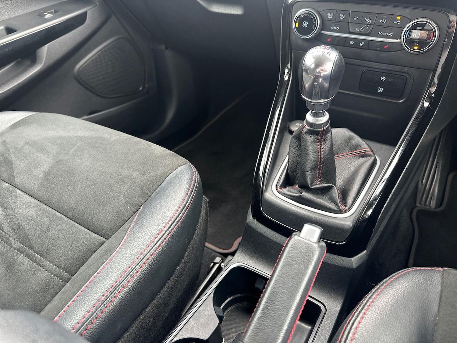 Used Ford Ecosport 2019 for sale - 76471077: Photo 16