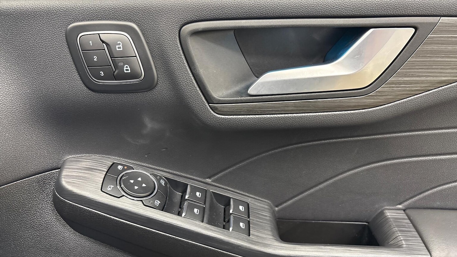 Used Ford Kuga 2025 for sale - 76837178: Photo 17