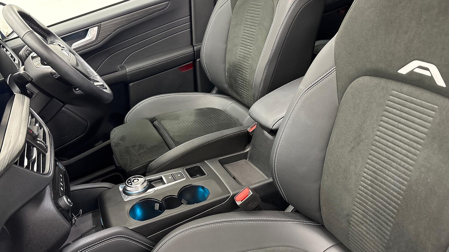 Used Ford Kuga 2025 for sale - 76837178: Photo 21