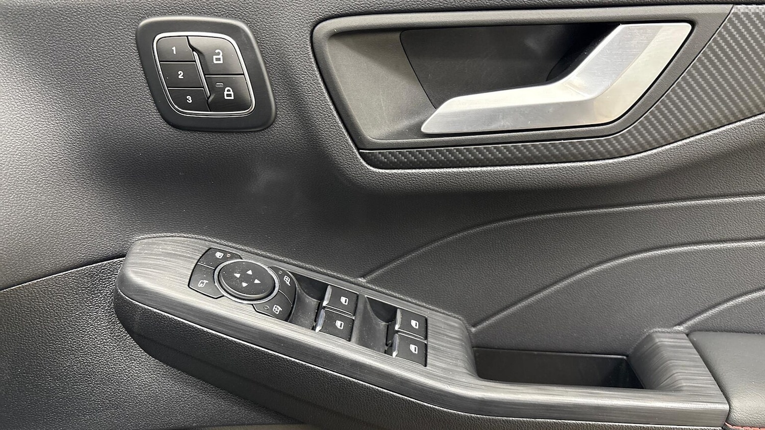 Used Ford Kuga 2025 for sale - 76837186: Photo 17