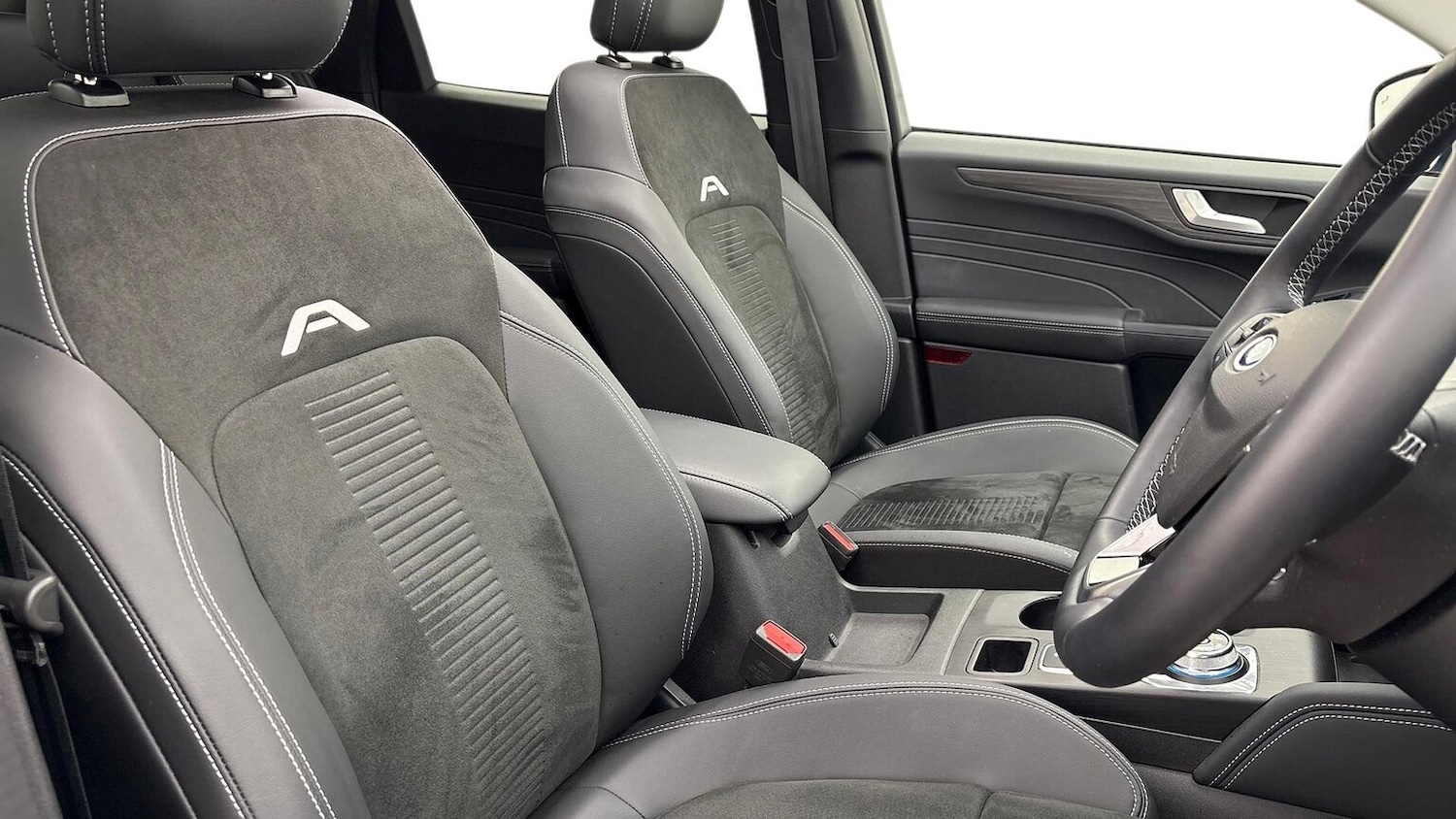 Used Ford Kuga 2025 for sale - 76588612: Photo 7