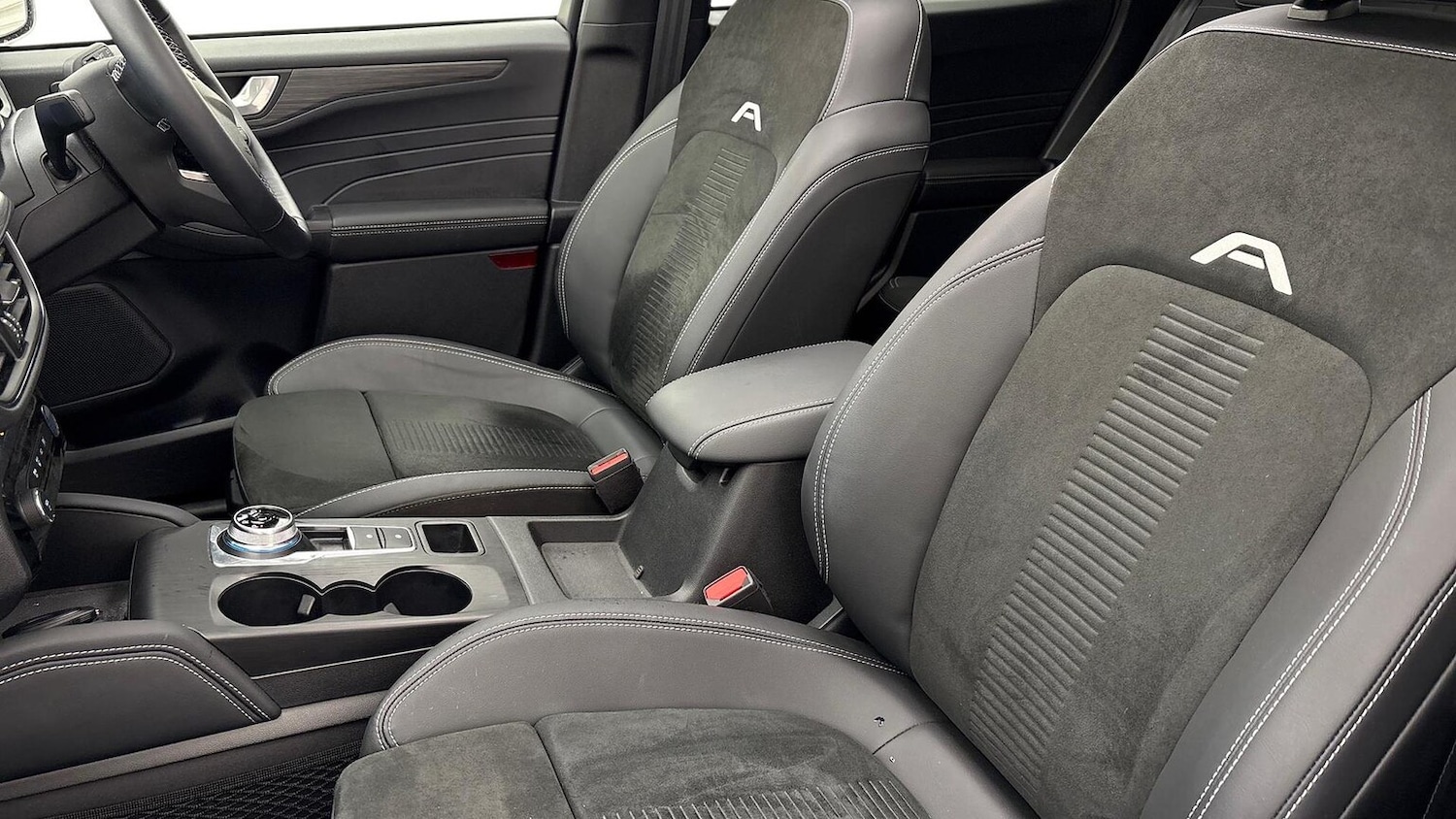 Used Ford Kuga 2025 for sale - 76588612: Photo 8