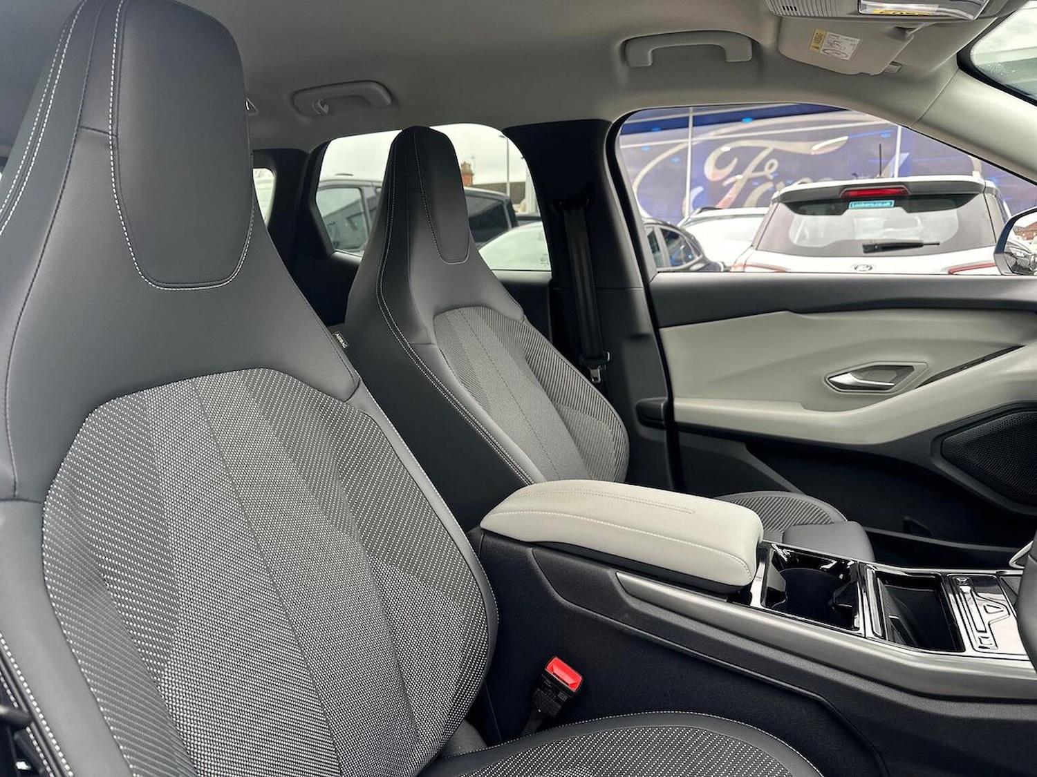 Used Ford Explorer 2025 for sale - 77629323: Photo 37